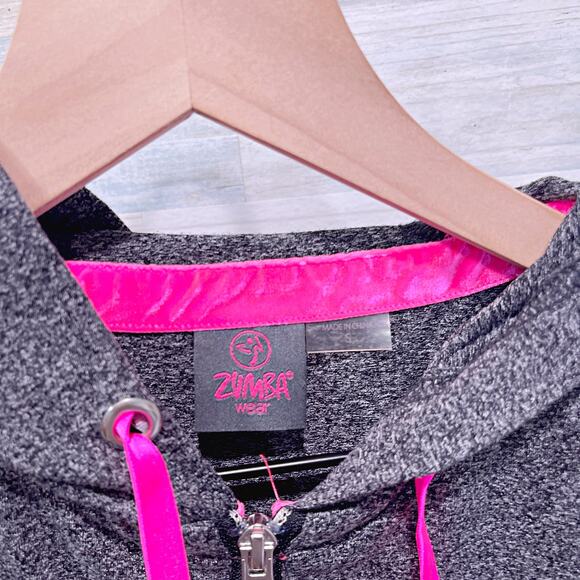 ZUMBA Elegance Full Zip Logo Hoodie Gray Pink Kangaroo Pocket Womens Small - Picture 6 of 9